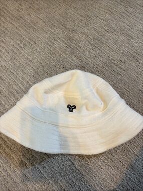 TNA White Crewneck Pullover